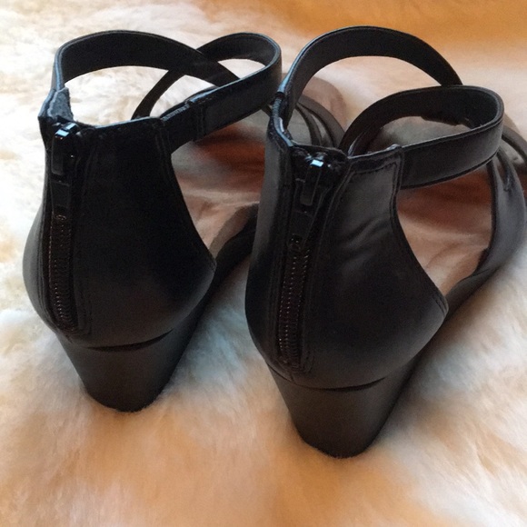 GIANI BERNINI WEDGE BLACK WOMEN SANDALS SIZE 8.5 - Picture 4 of 8